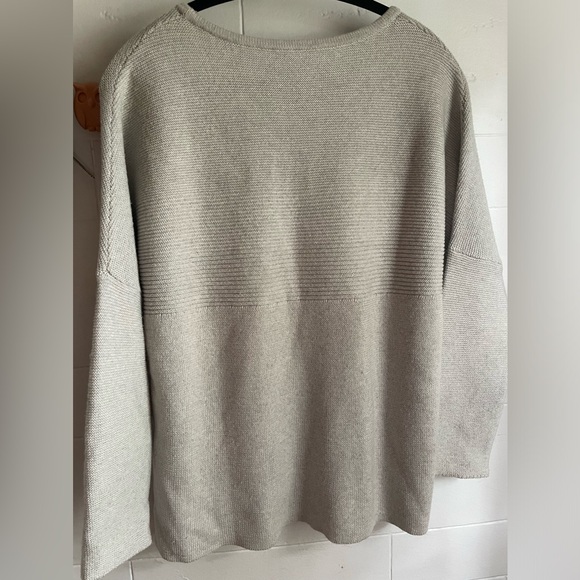 2/$20 ARITZIA BABATON Colt Merino Wool Sweater - Picture 2 of 4